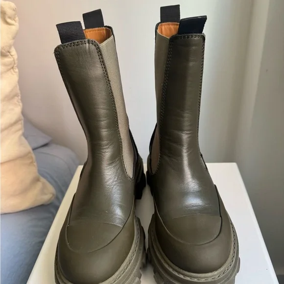 Ganni Green Chelsea Boot - Picture 2 of 7